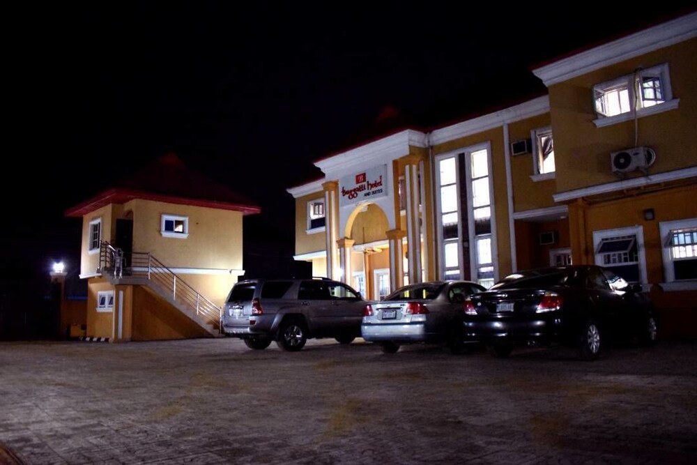 Buggatti Hotel And Suites 12/18