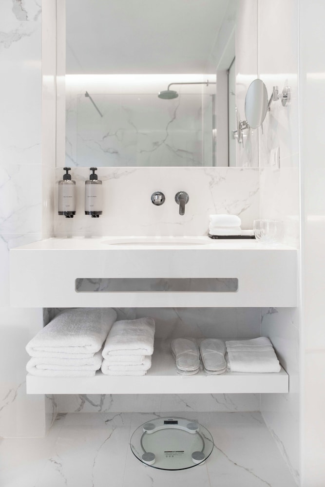 Luwian Athens Boutique Hotel 57/60