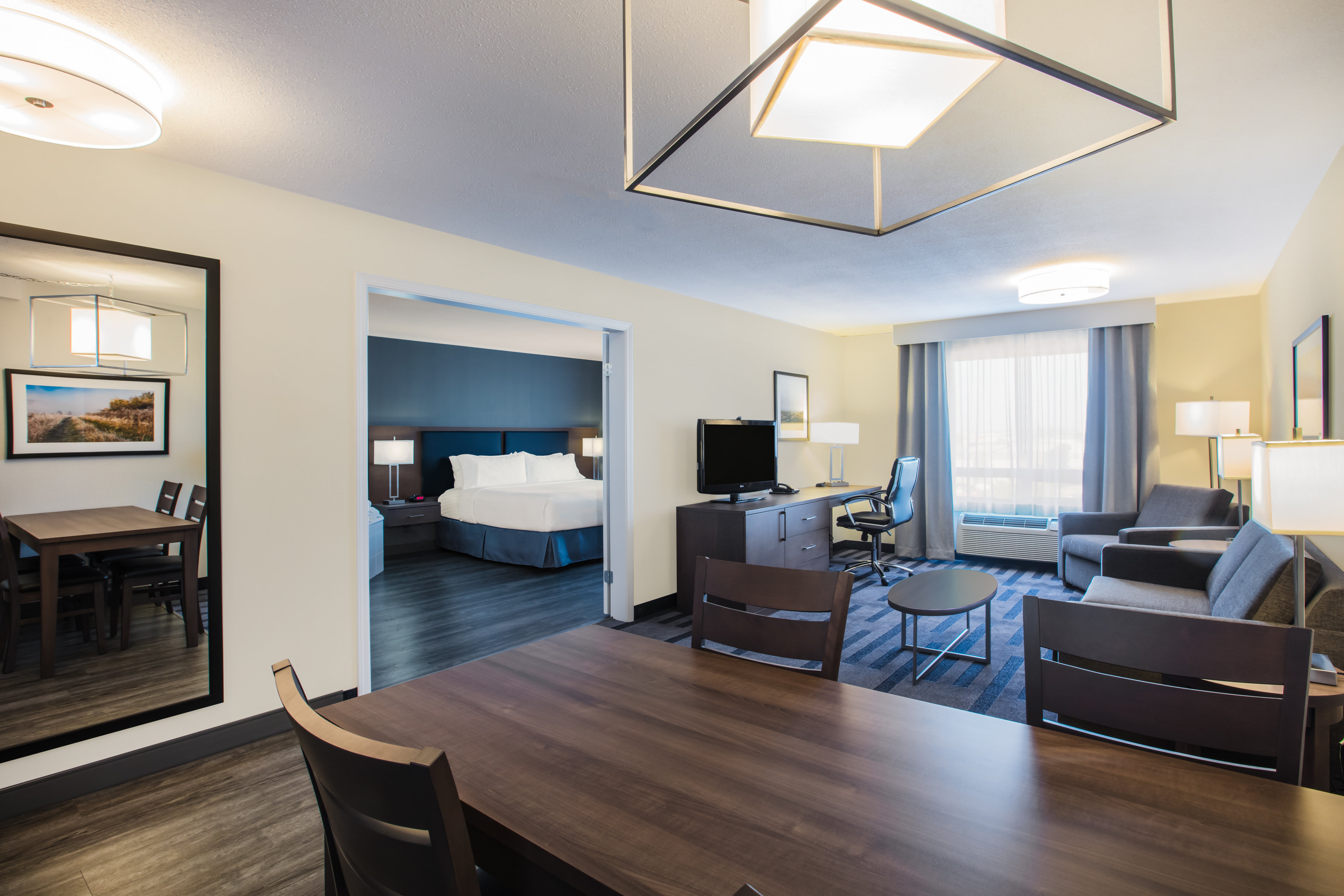 Holiday Inn Suites Grande Prairie Conference Ctr 20/41