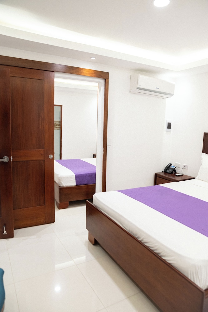 2 BEDROOMS, QUADRUPLE