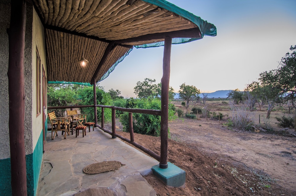 Sentrim Tsavo Lodge 24/42