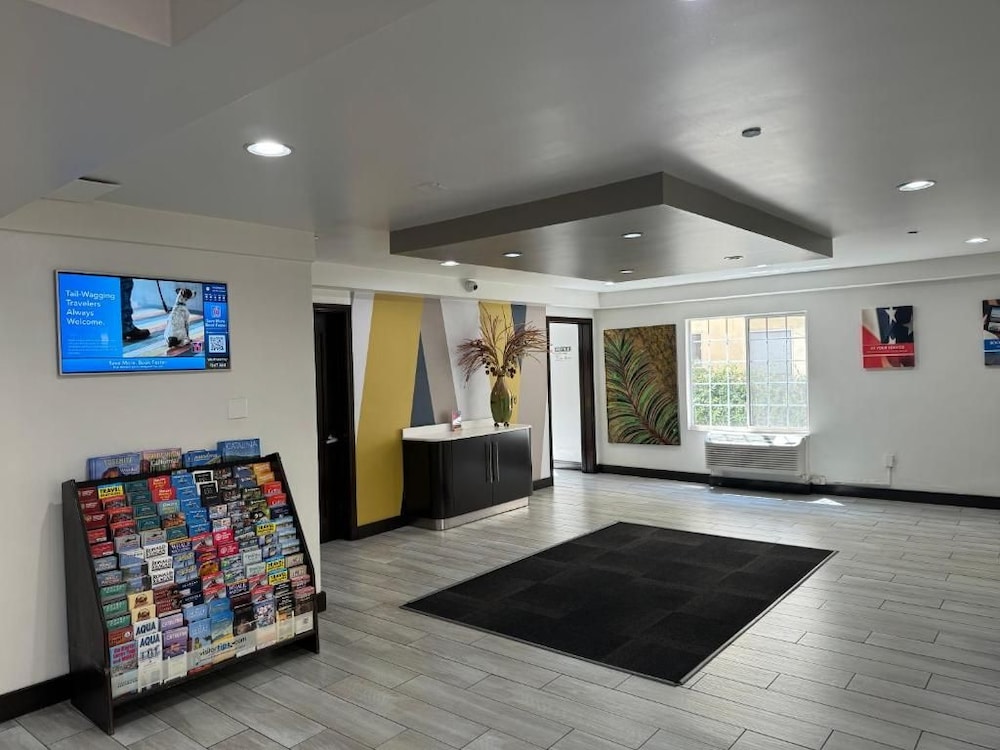 Motel6 Hollywood, CA - Los Angeles 6/50