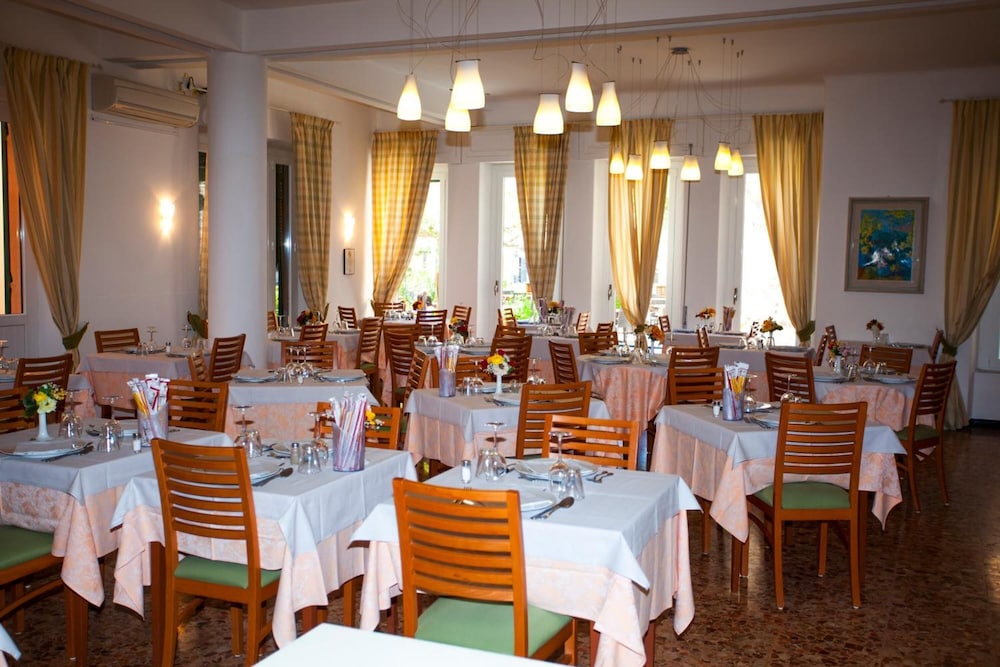 Hotel delle Rose 56/72