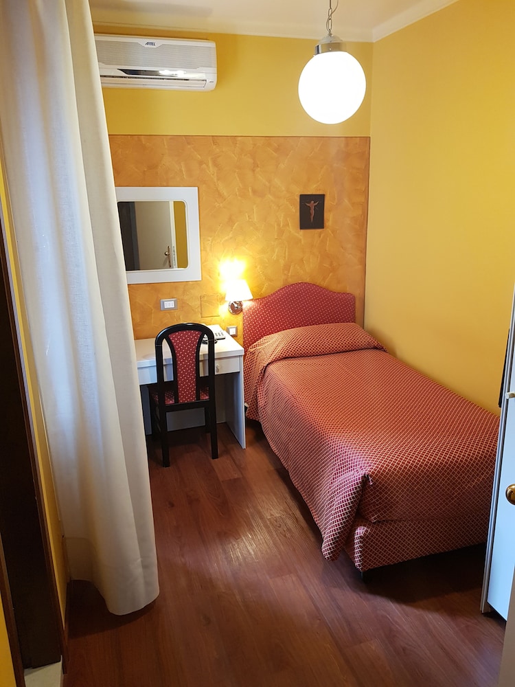Hotel Diana 10/50