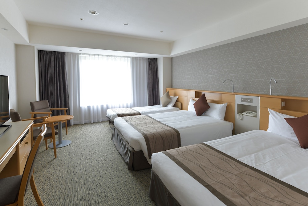 Deluxe, Triple, 2 Double Beds, Sofa, West Wing