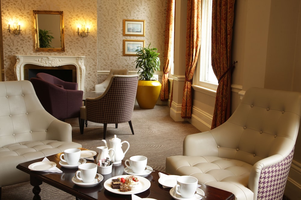 The Angel Hotel Cardiff 55/60