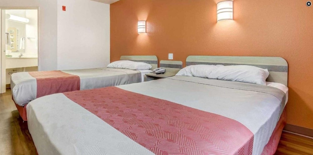 Motel6 Roseburg, OR - I-5 20/44