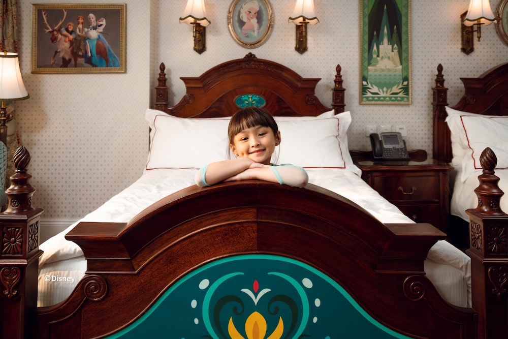 Hong Kong Disneyland Hotel 32/71