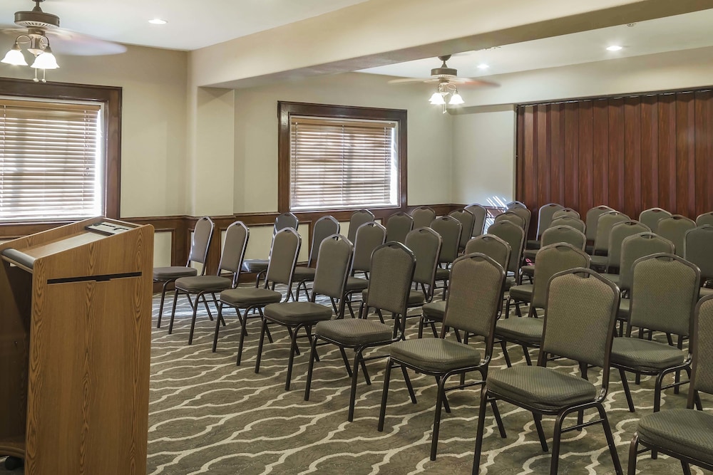 Comfort Inn Edinburg South Texas 36/46