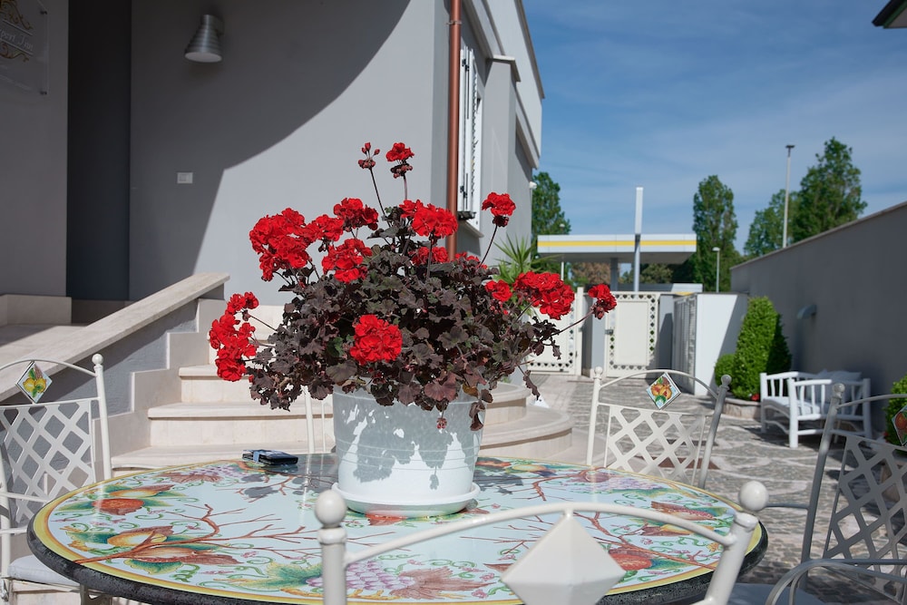 Rome Airport Inn 35/44