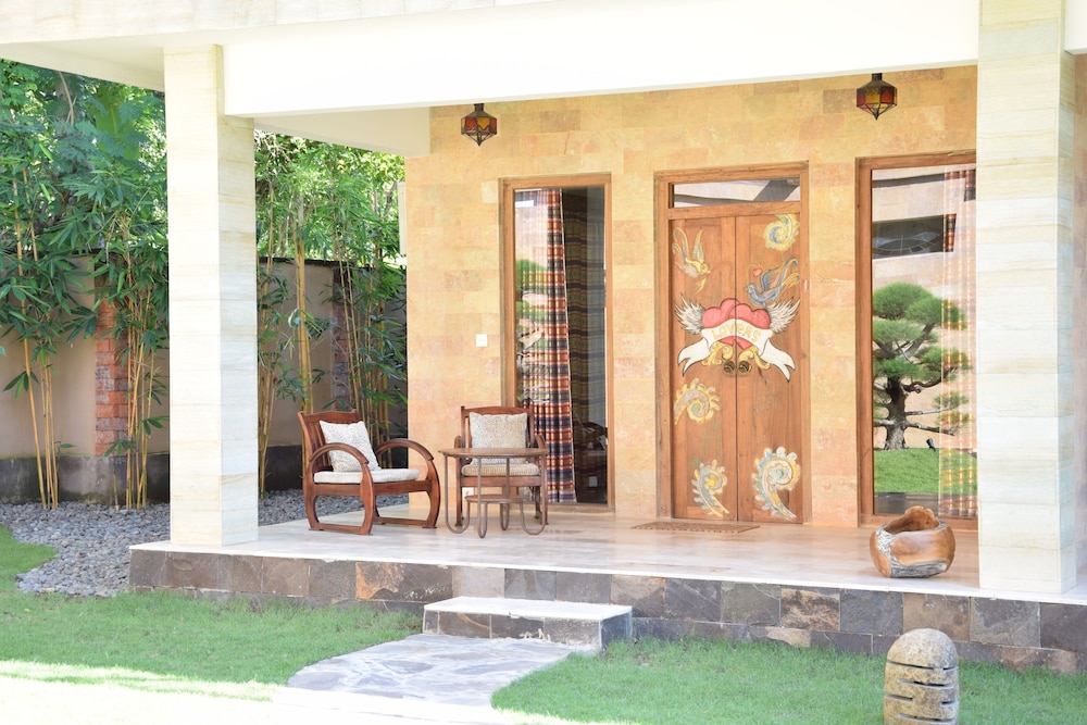 Sun Suko Boutique Retreat 10/69