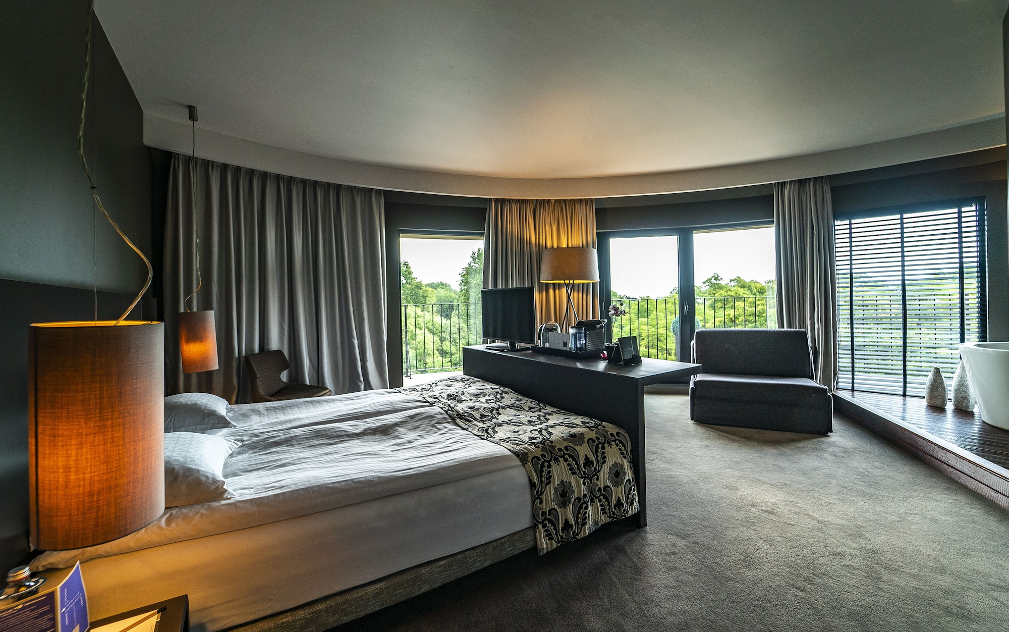 Medium, Suite, King Bed, Sauna