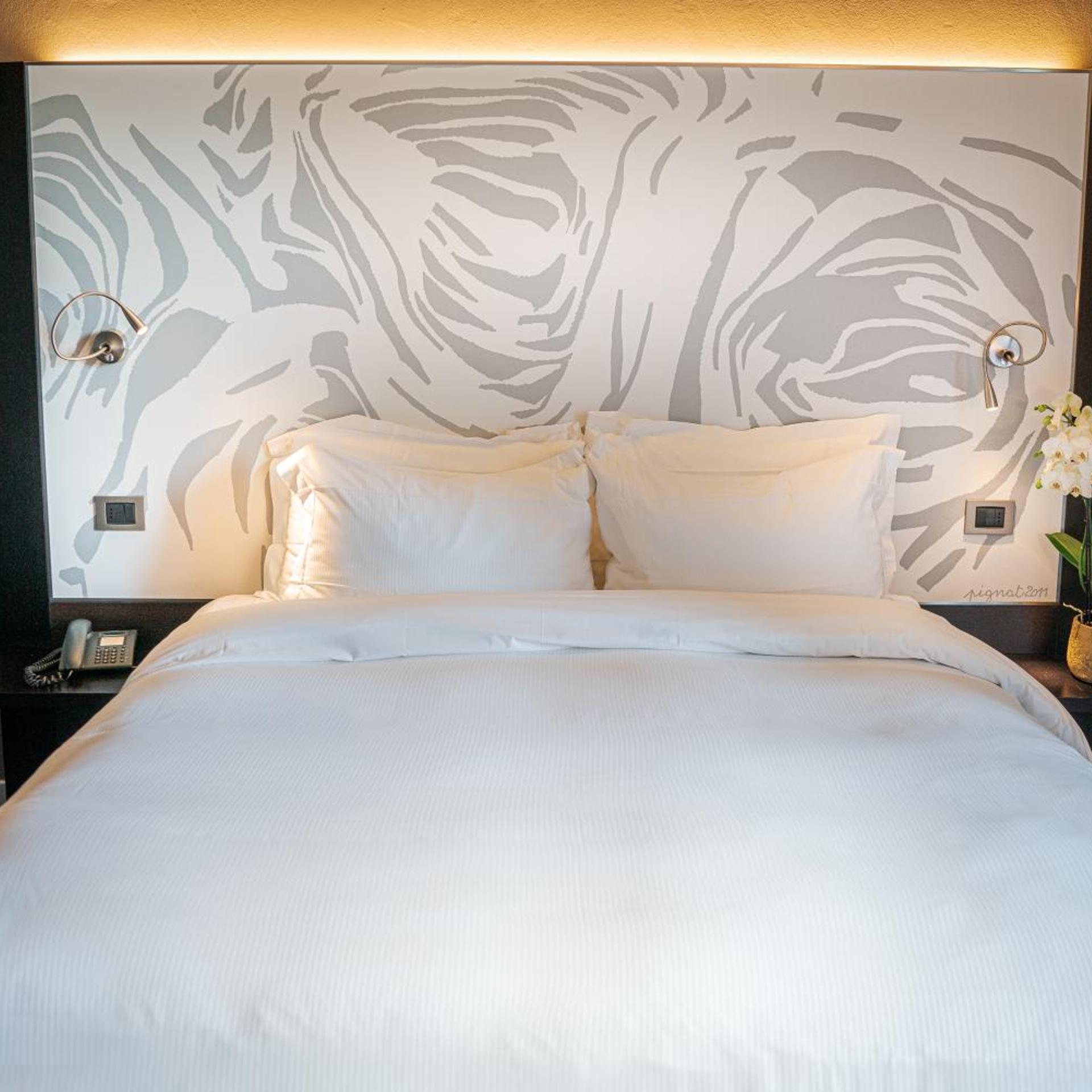 جناح جونيور، Hotel Franz 3/4