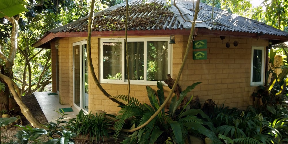 Baandin Chiewlarn Resort 1/68