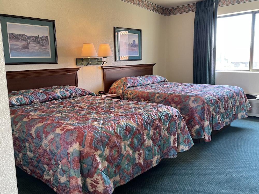 Voyager Resort Inn 7/41