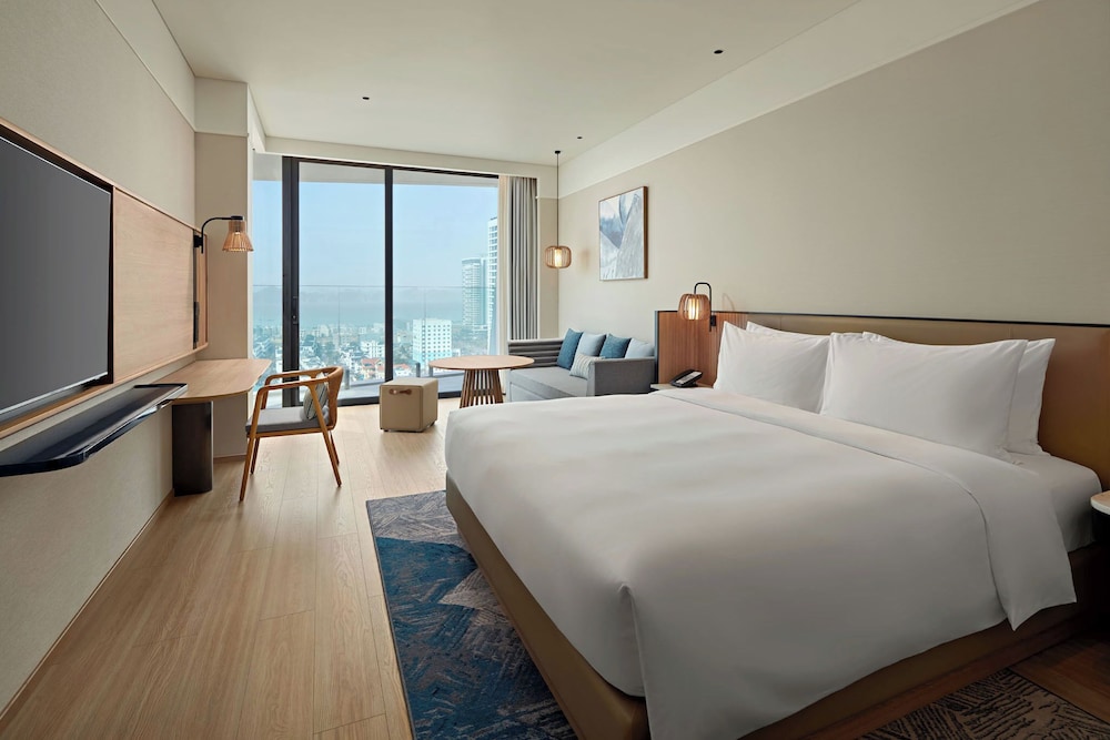 Hyatt Place Ha Long Bay, Bai Chay 9/50