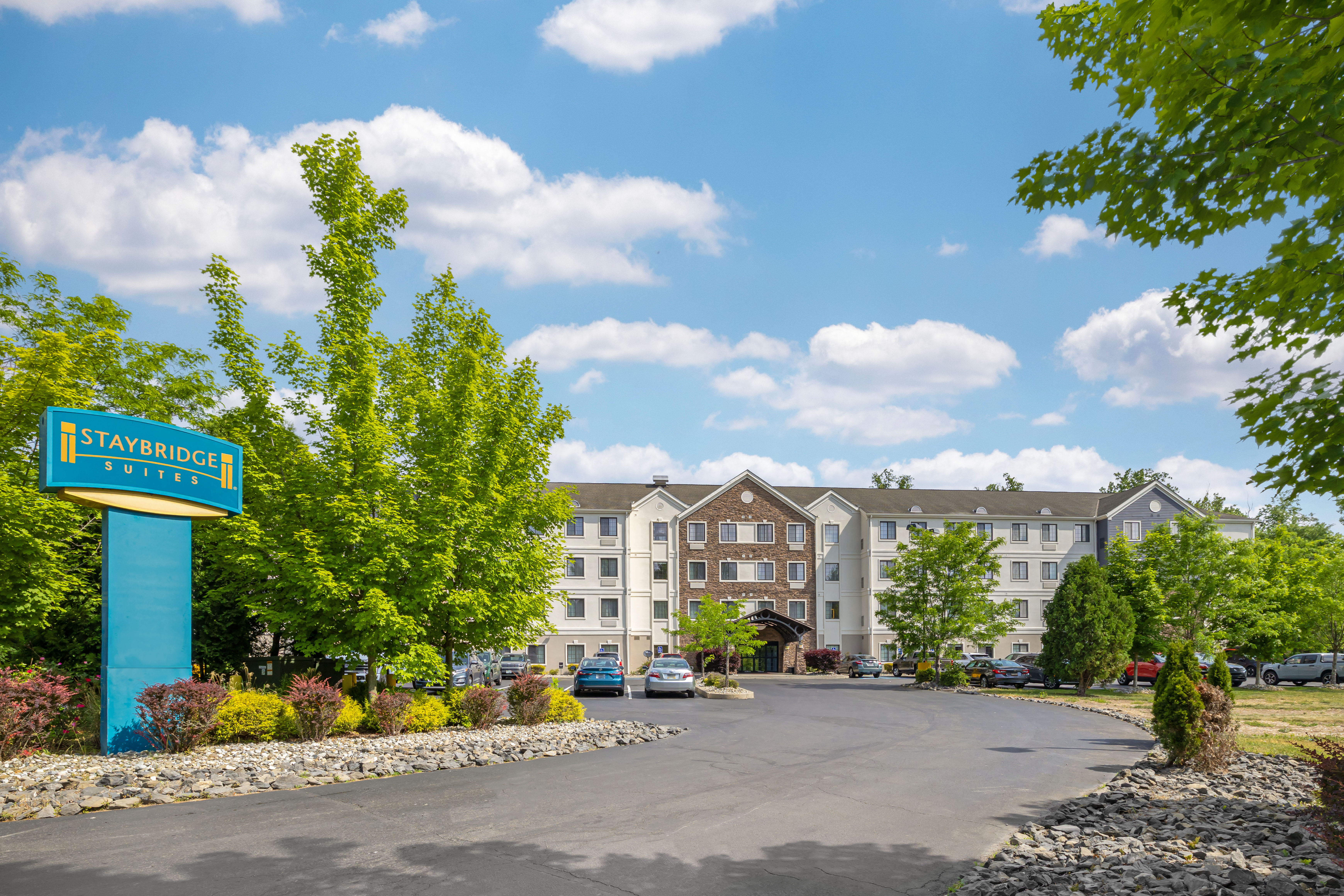 Staybridge Suites East Stroudsburg Poconos 61/69