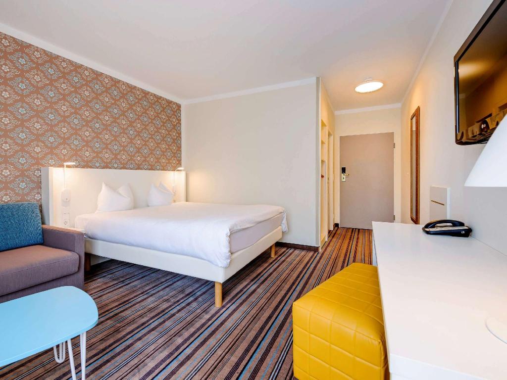 Family, Bunk Bed, Sofa, ibis Styles Regensburg 4/10
