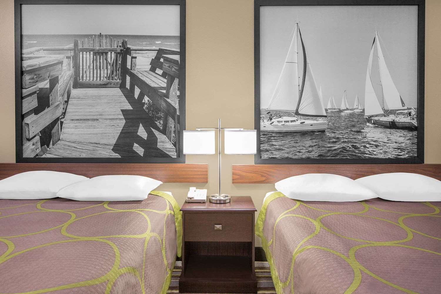 Super 8 by Wyndham Bay St. Louis 3/7