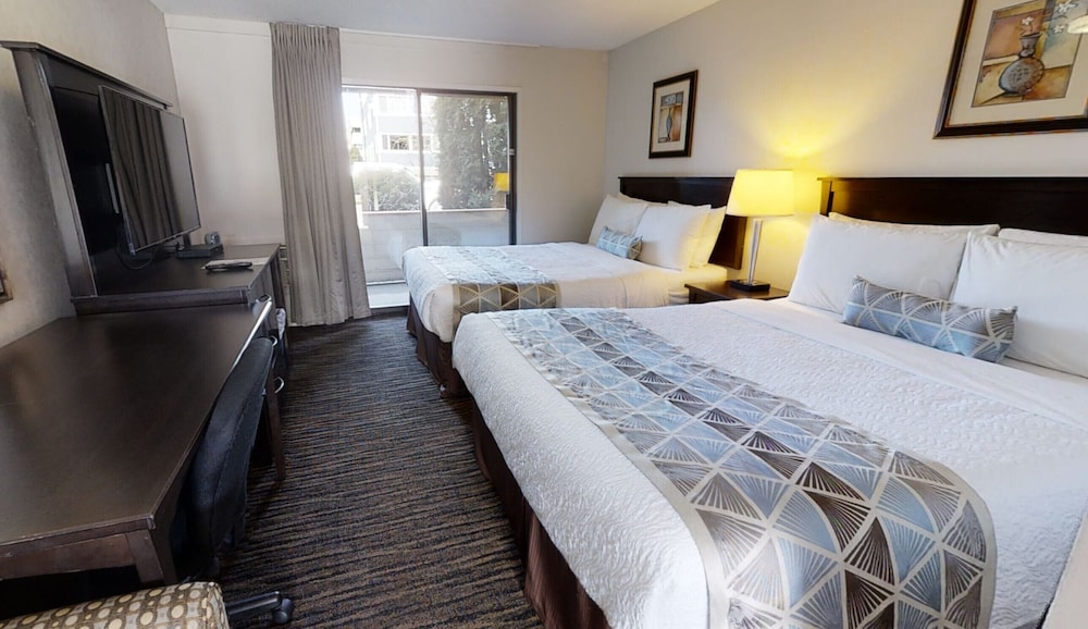 Recreation Inn & Suites 6/63