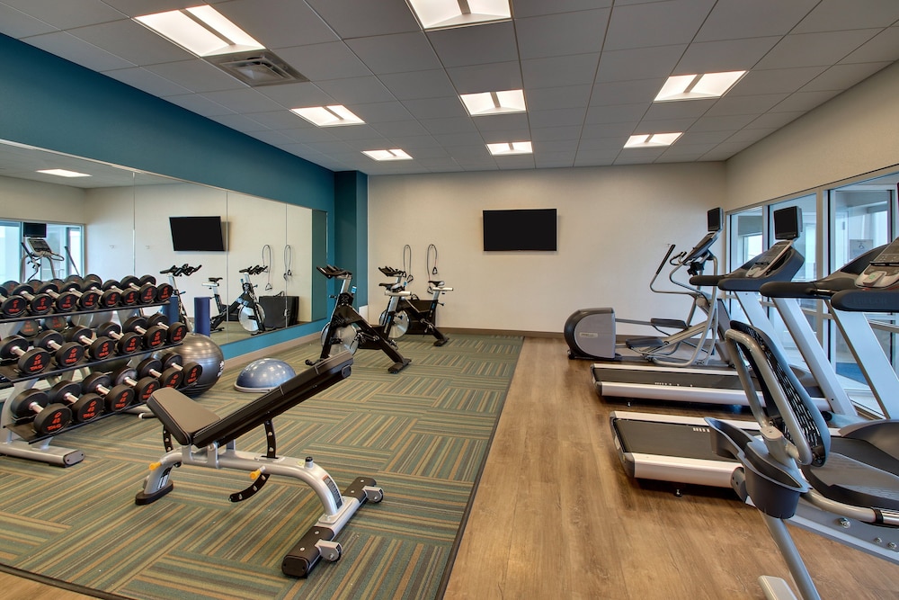 Holiday Inn Express & Suites Findlay North 33/52