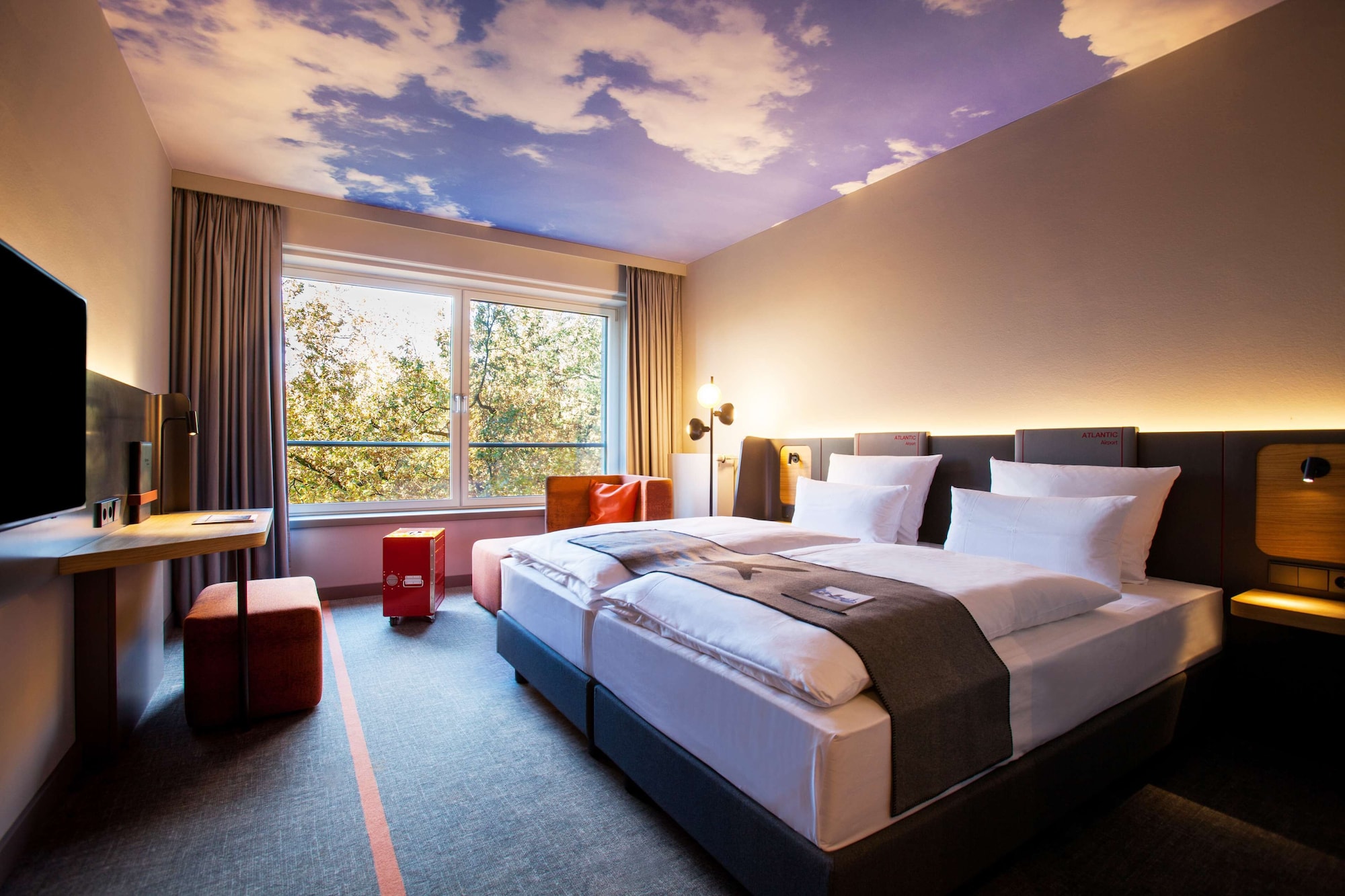 BUSINESS, DOUBLE BED