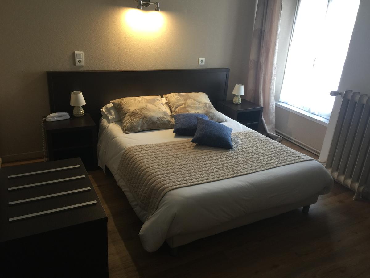 CENTRAL HOTEL 23/53