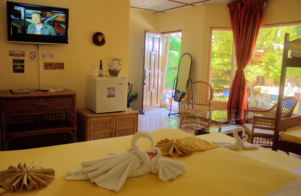 Deep Forest Garden Hotel 32/80