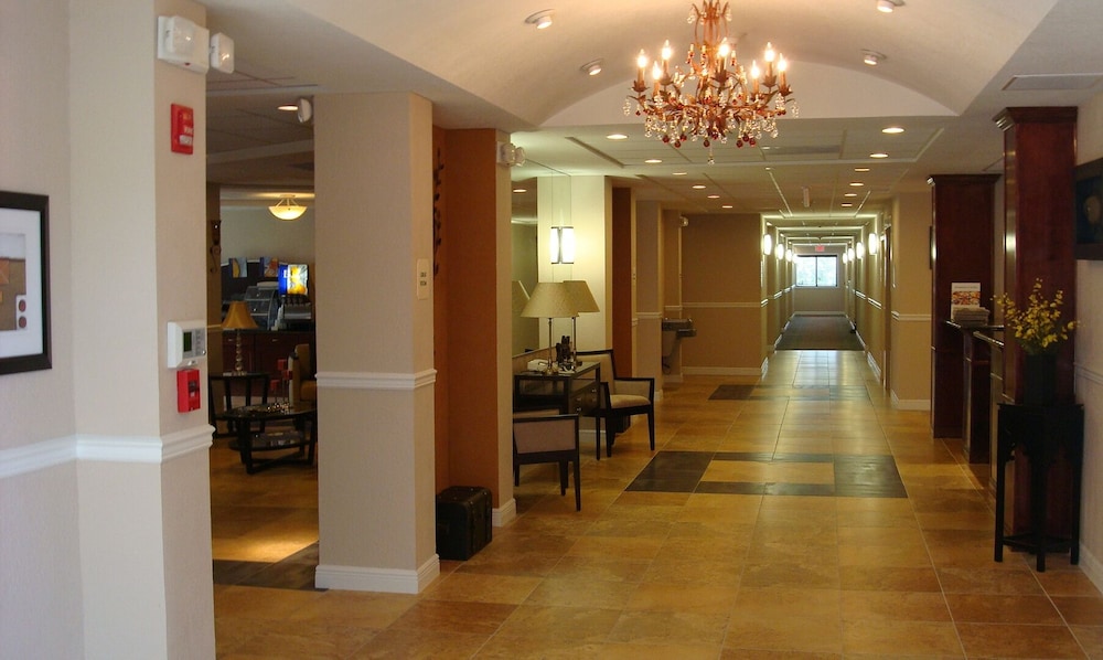 Holiday Inn Express West Palm Beach Metrocentre 46/74