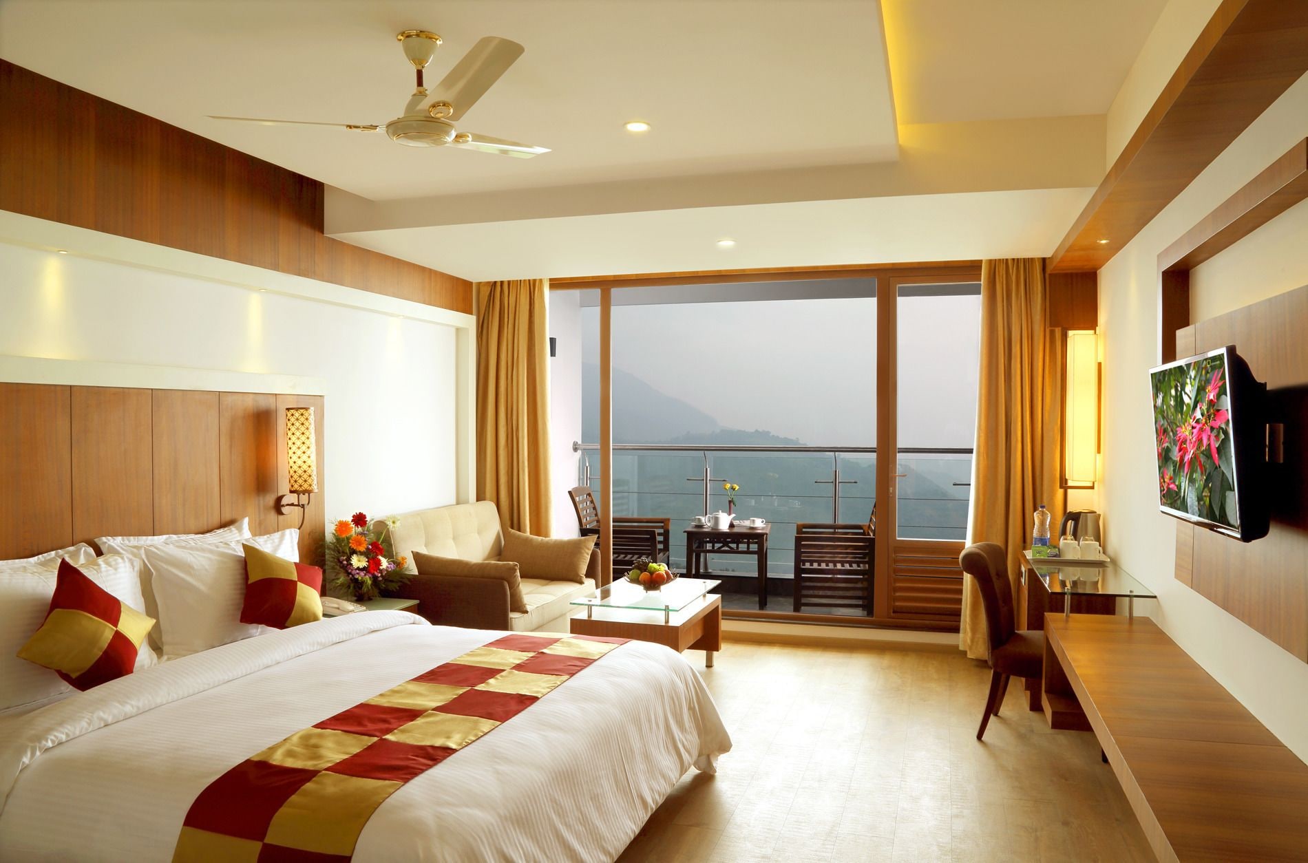 Premium, King Bed, Valley View