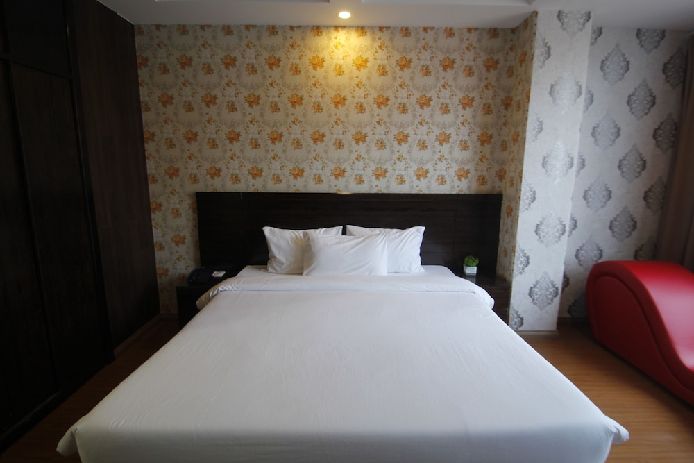Queen Central Hotel 20/60