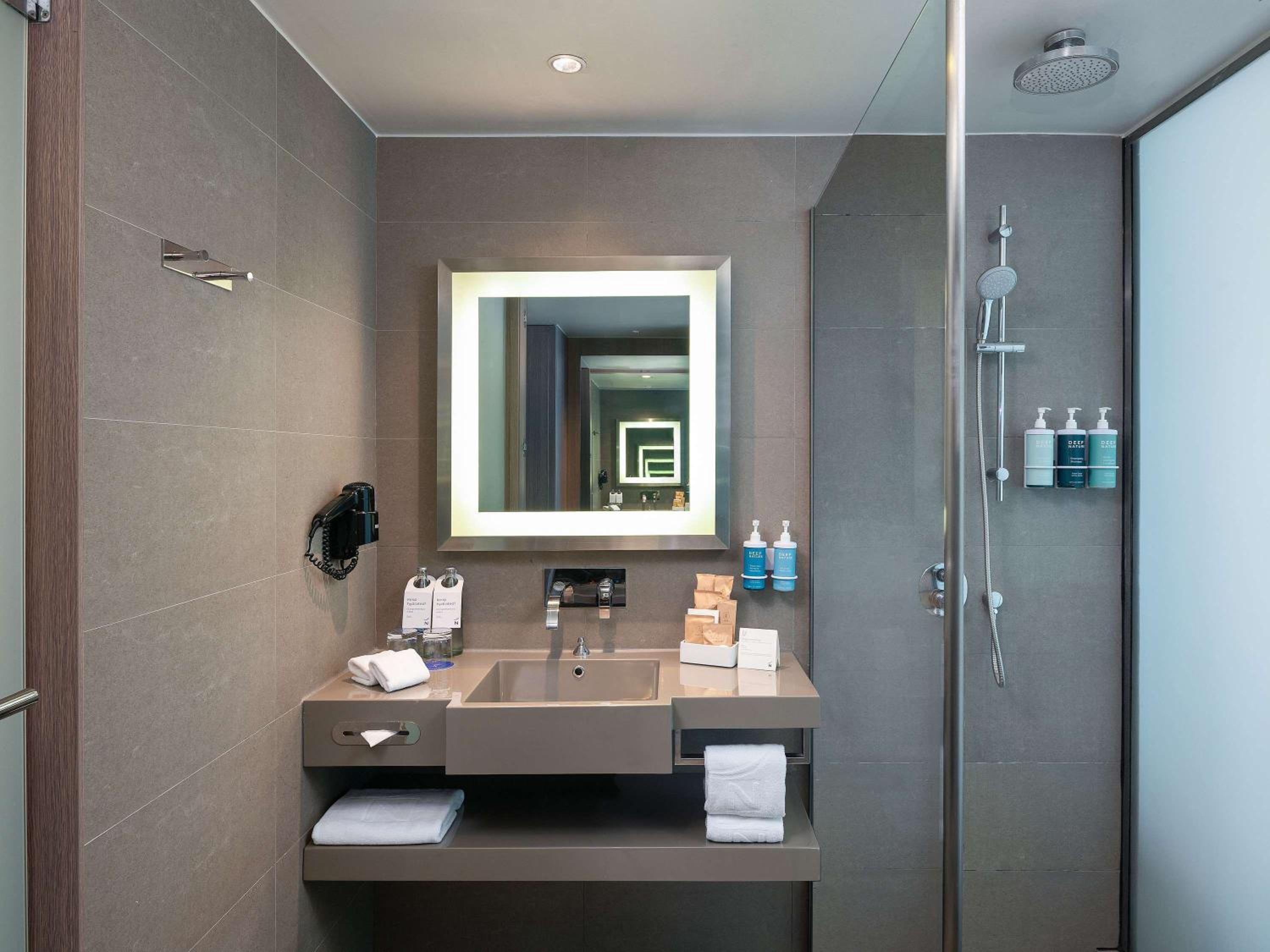 غرفة بريميير بسرير فردي بإطلالة على المتنزه، Novotel Bangkok Platinum 9/10
