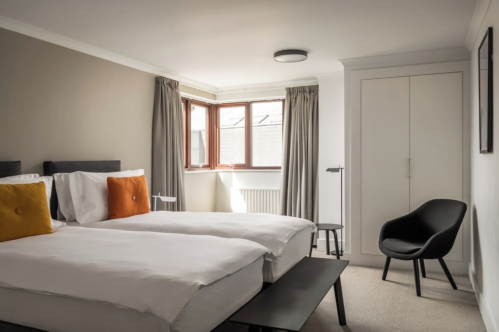2 Bedrooms, Apartment, 1 King and 1 Single Beds, 2 Bathrooms