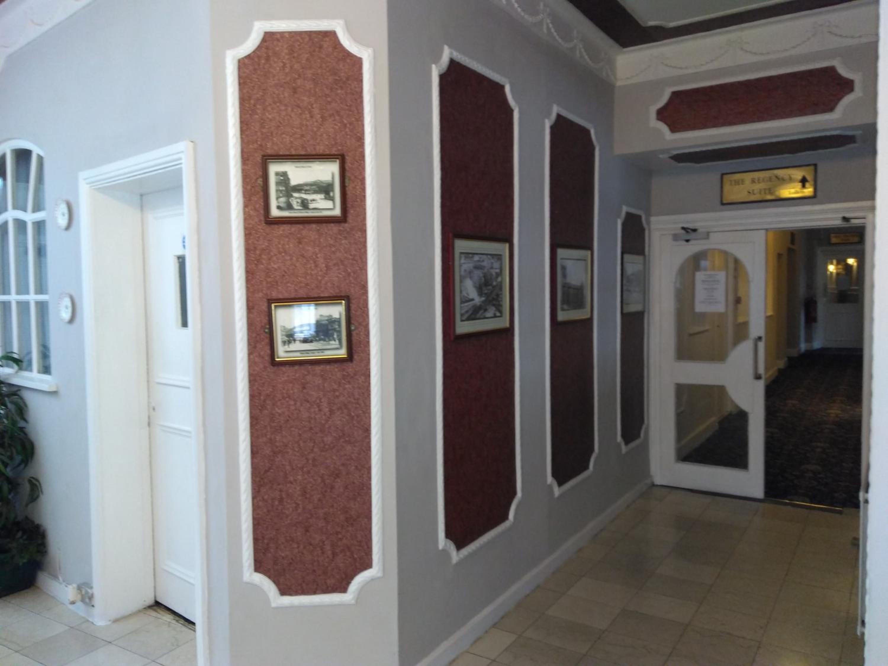 The Crown Hotel 32/37