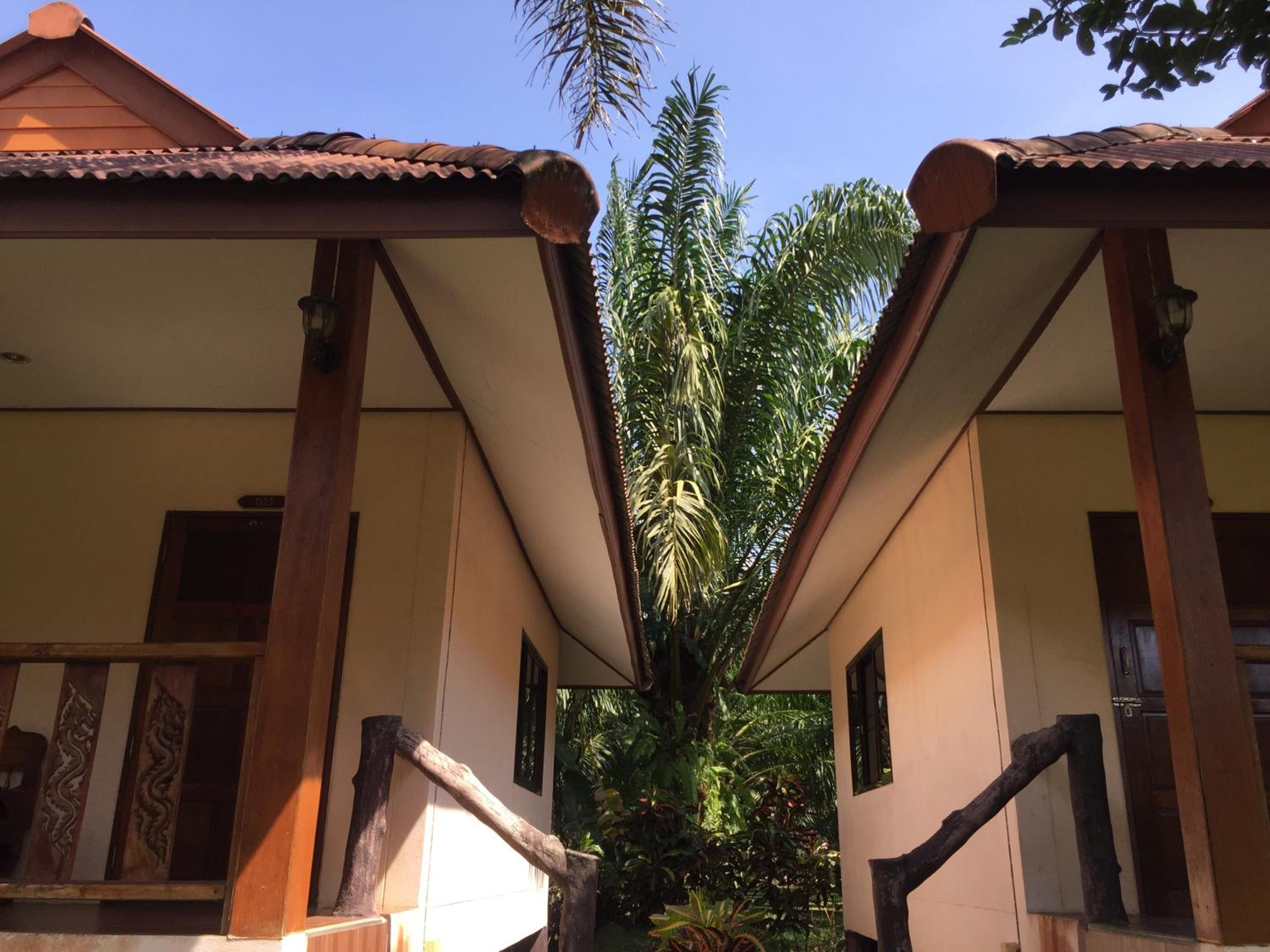 Nung House Bungalows Jungle Trekking 1/96
