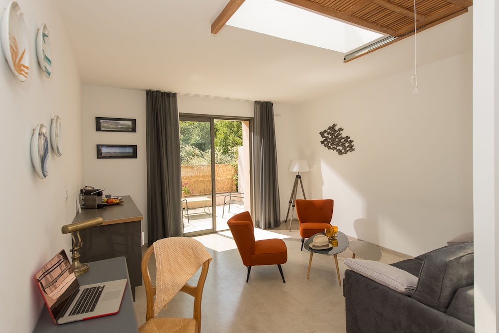 Hotel 96 29/50