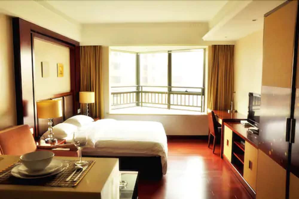 Shanghai ZiYuan Service Apartment 18/61