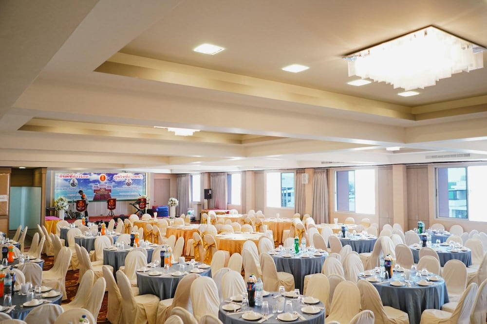 K.S. Pavilion Hotel 40/50