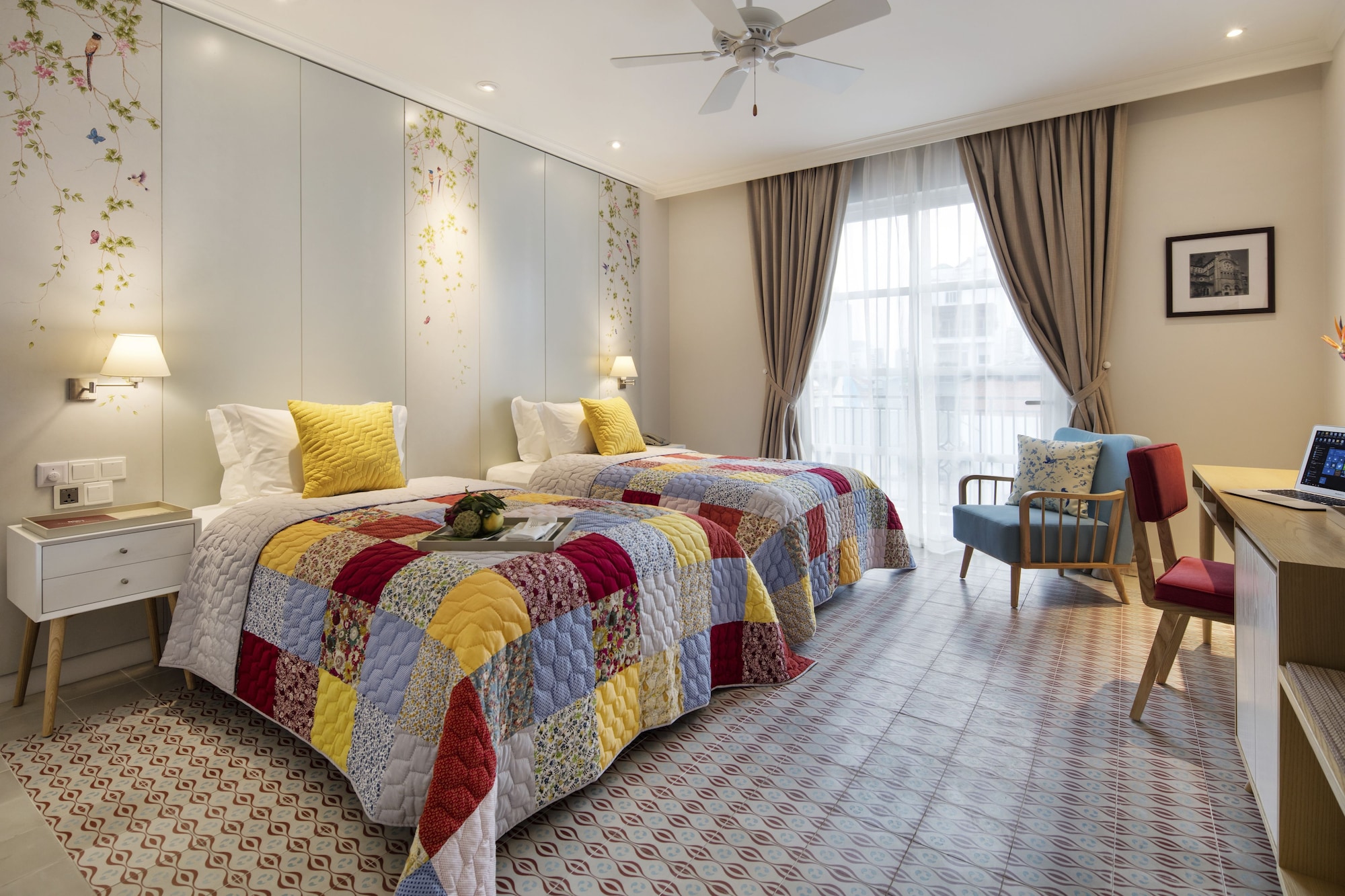 Artist, Family, Twin Beds, King Bed
