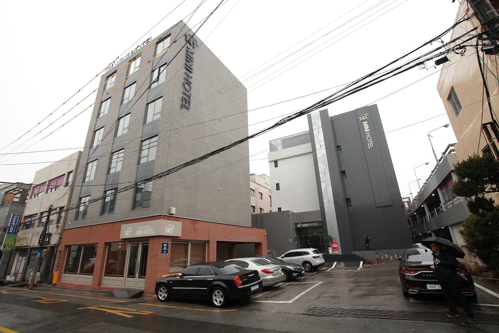 141 Mini Hotel 7/46