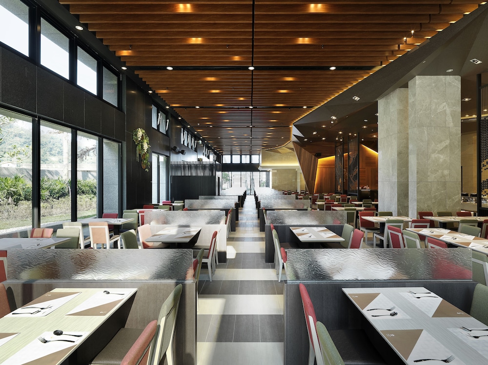 Lakeshore Hotel Suao 53/62
