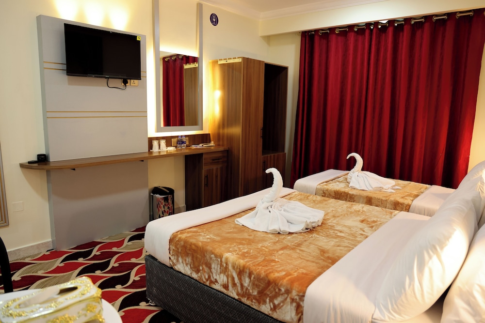 Tanha Park Hotel 30/52