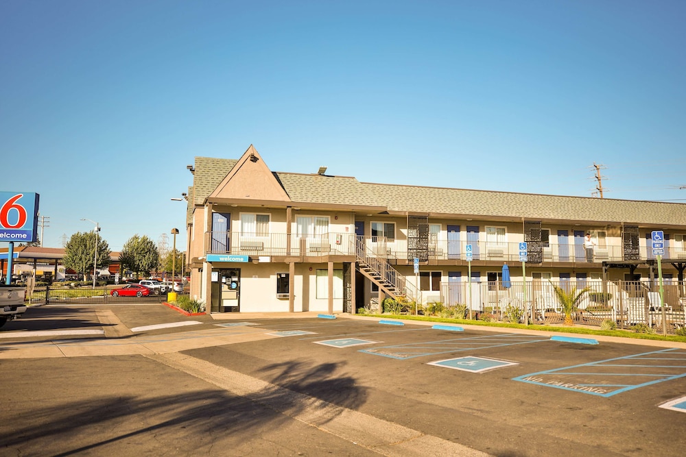 Motel6 Sacramento, CA - Central 36/43