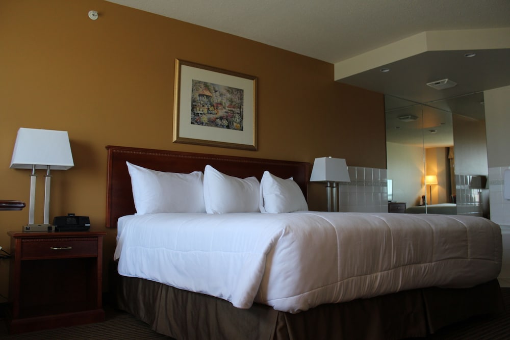 Foxwood Inn and Suites 23/38