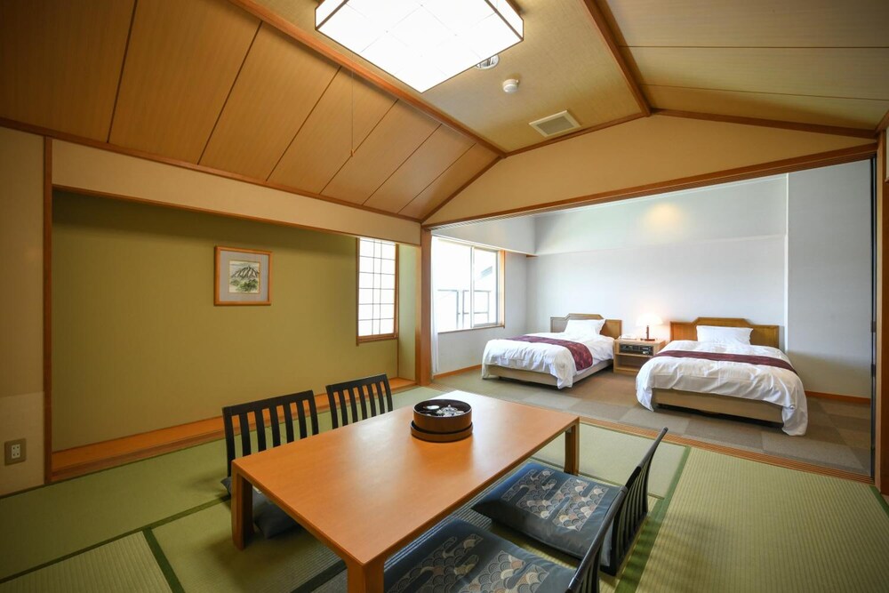 Awara Kitagata Onsen Kohanso Hana Yurari 8/29