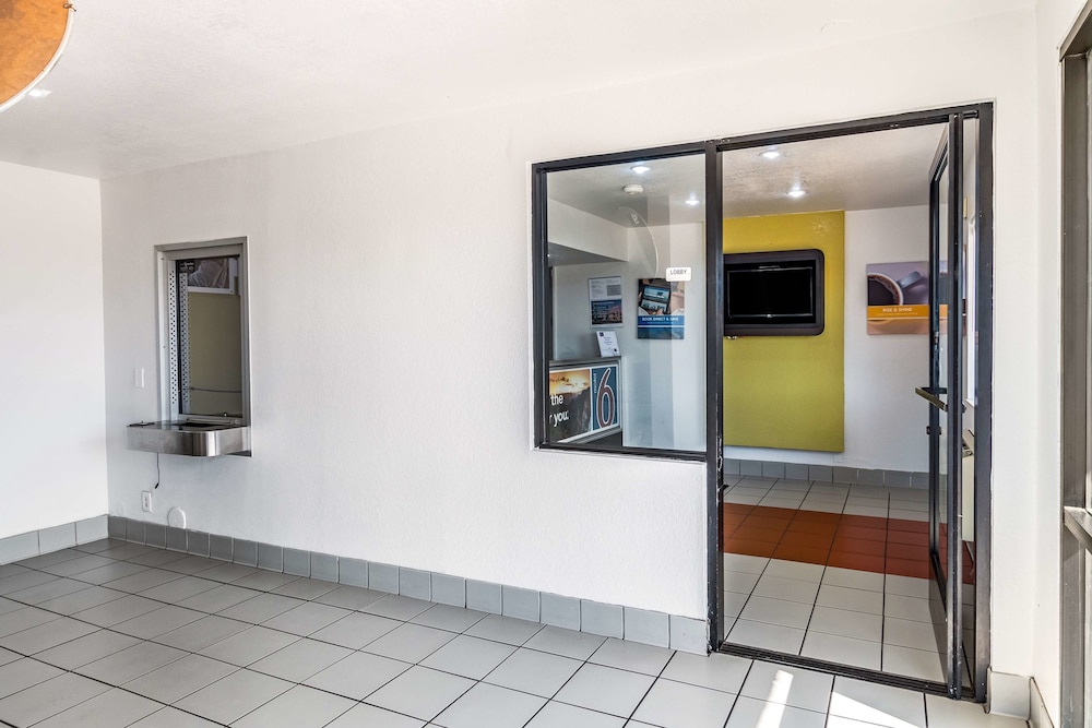 Motel6 Bellmead, TX - Waco 37/57