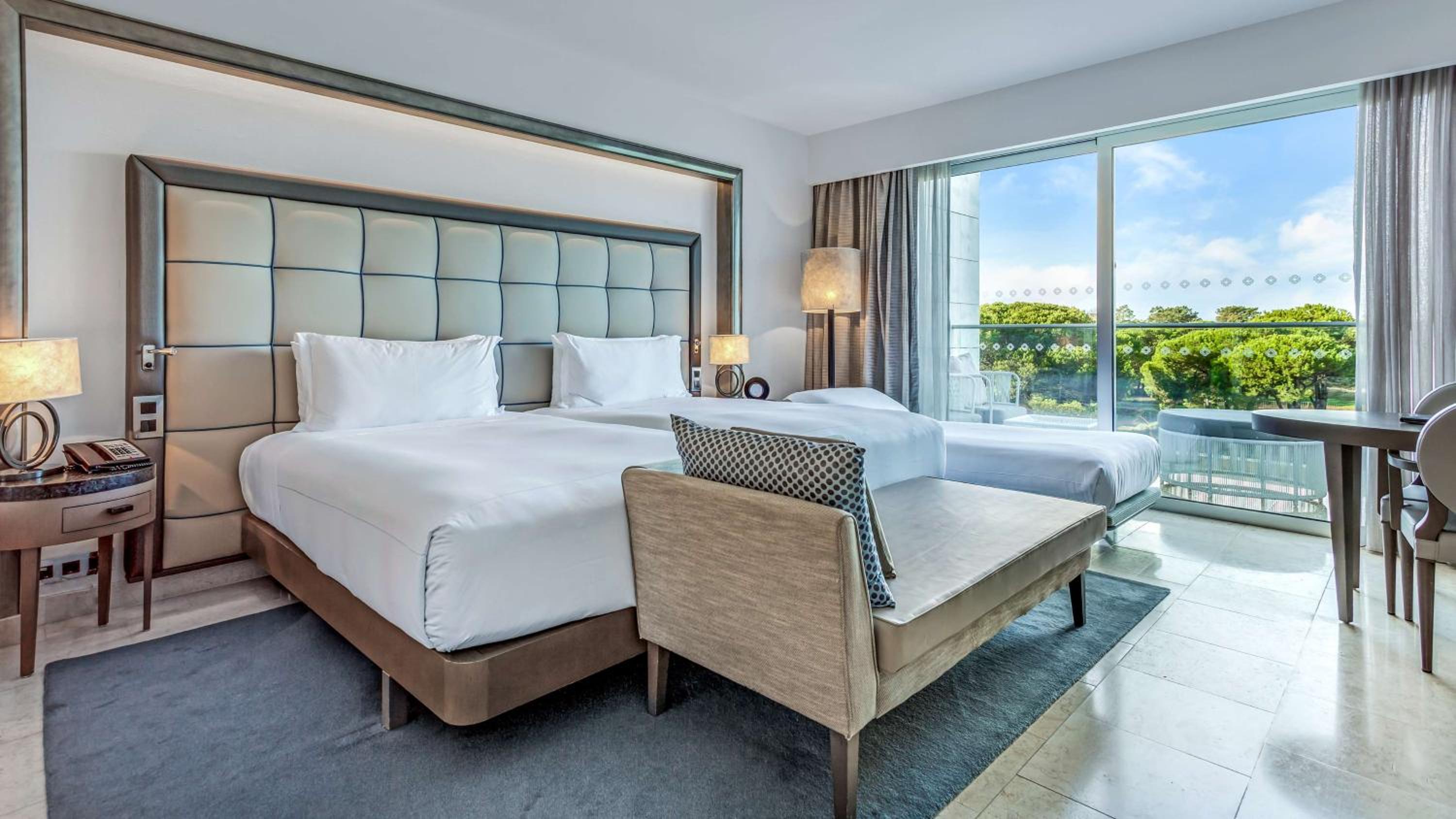 CONNECTING, DELUXE, FAMILY, TWIN BEDS