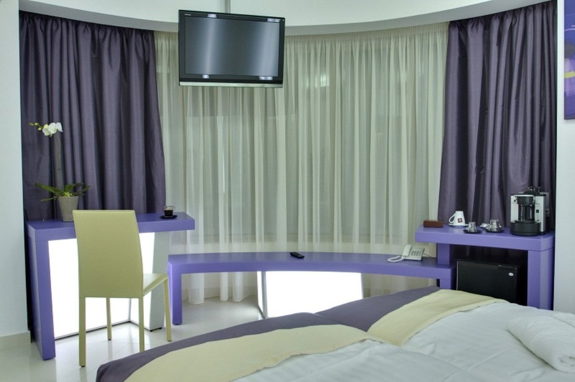 Christina Hotel 51/61