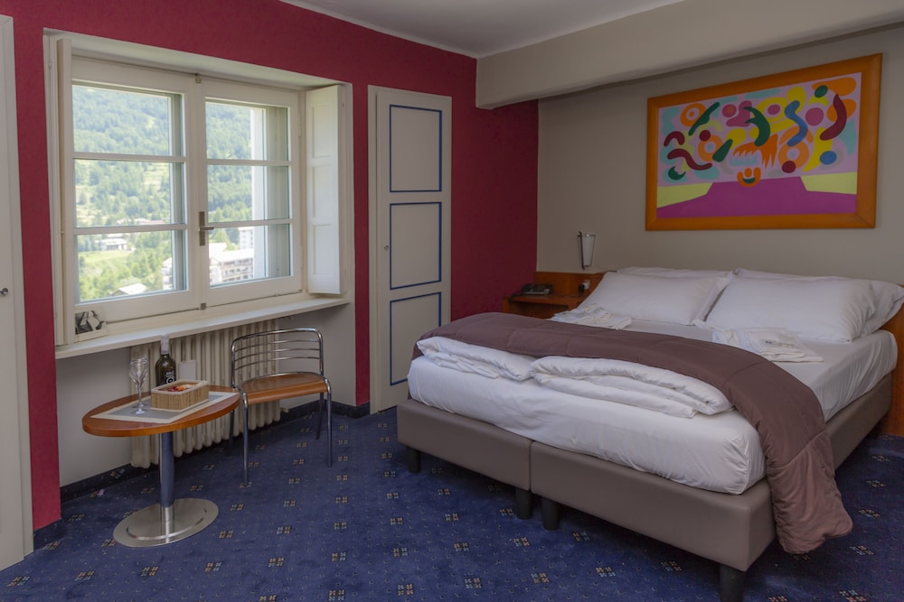 غرفة ثلاثية، Hotel La Torre 2/10