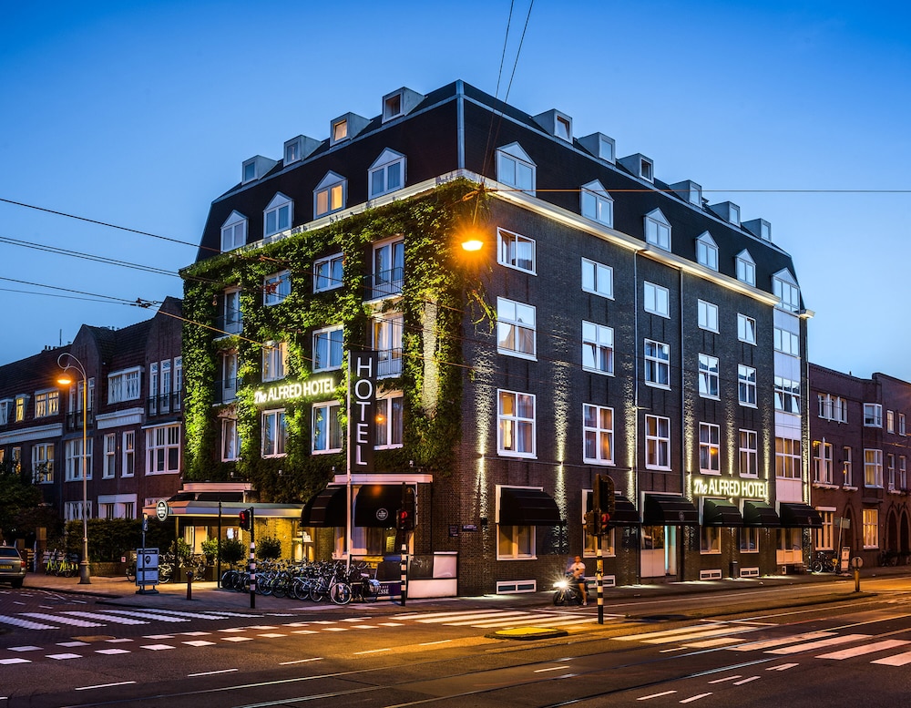 The Alfred Hotel 4/70